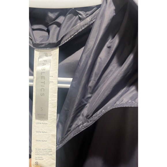 Fabletics Kali Run Jacket Hooded Packable Lightweight Nylon Vent Blue Small - Picture 9 of 12